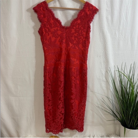 Tadashi Shoji Red Lace Pencil Dress Size 8 - Picture 10 of 12